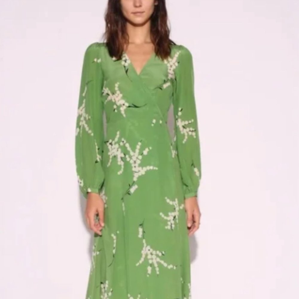 The Violette in Summer Loving Green Realisation Par Wrap Dress